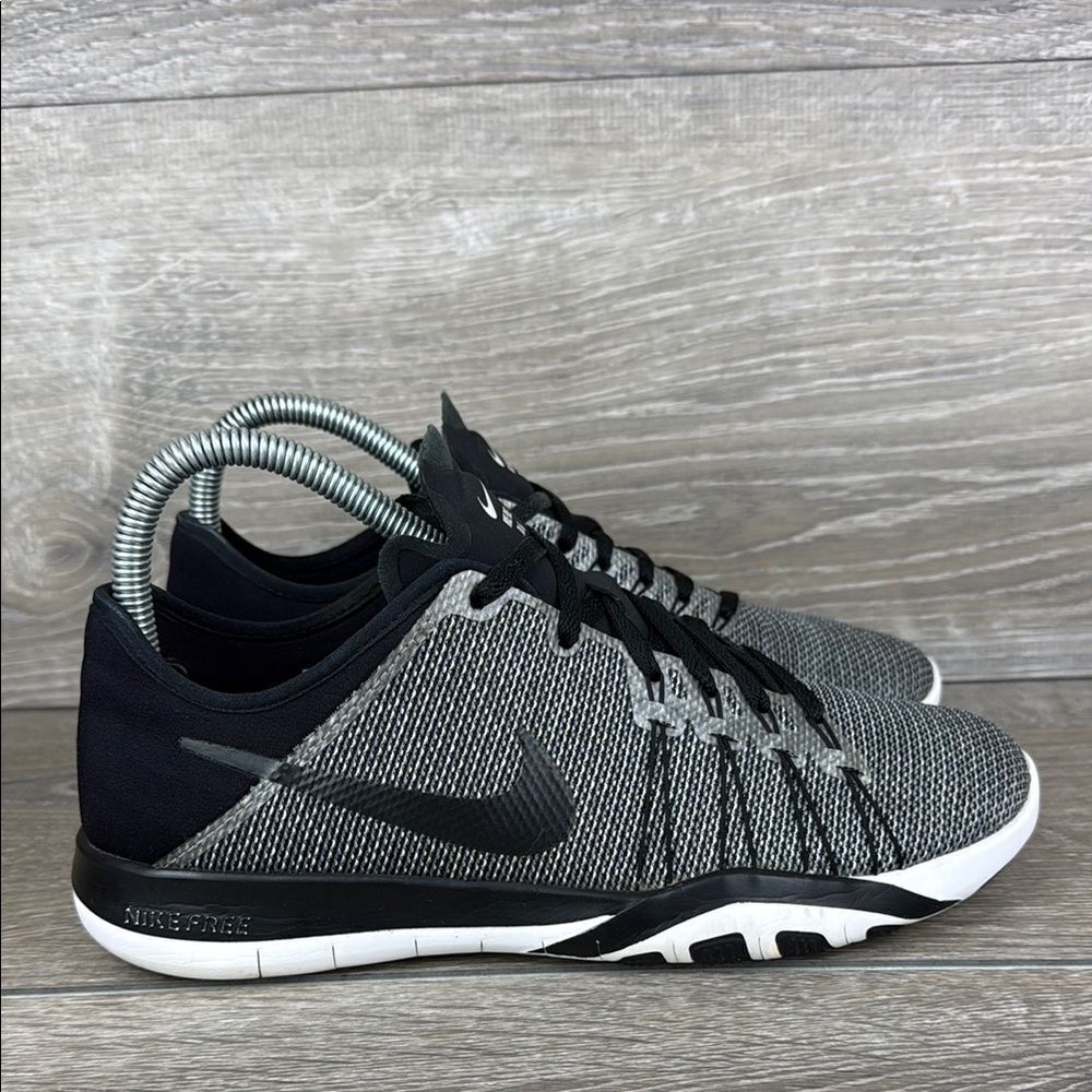 Nike Free TR6 Women’s Sz 6.5 Print Black White Low Lace Up Sneakers 833424-100